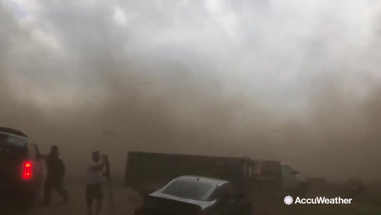 Must see: Tornado literally lands on Reed Timme...