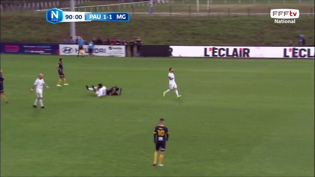 But de LAMINE GUEYE sur un super contre attaque ! 2-1 pour le Pau FC.