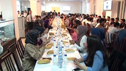 - Türk Ve Azerbaycanlı Öğrenciler, İftarda Bir Araya Geldi