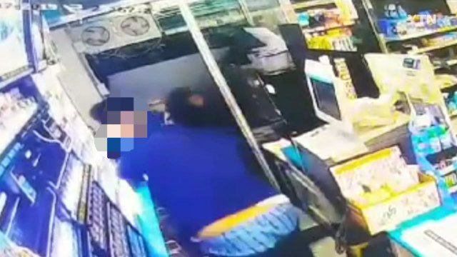 부산 편의점에서 조현병 30대 흉기 휘둘러 3명 부상 / YTN