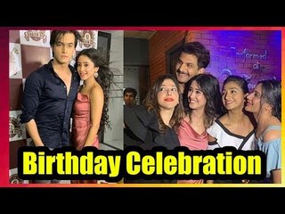 Descargar video: Shivangi Joshi rings in her birthday with Mohsin Khan, Surbhi Chandna, Aditi Bhatia