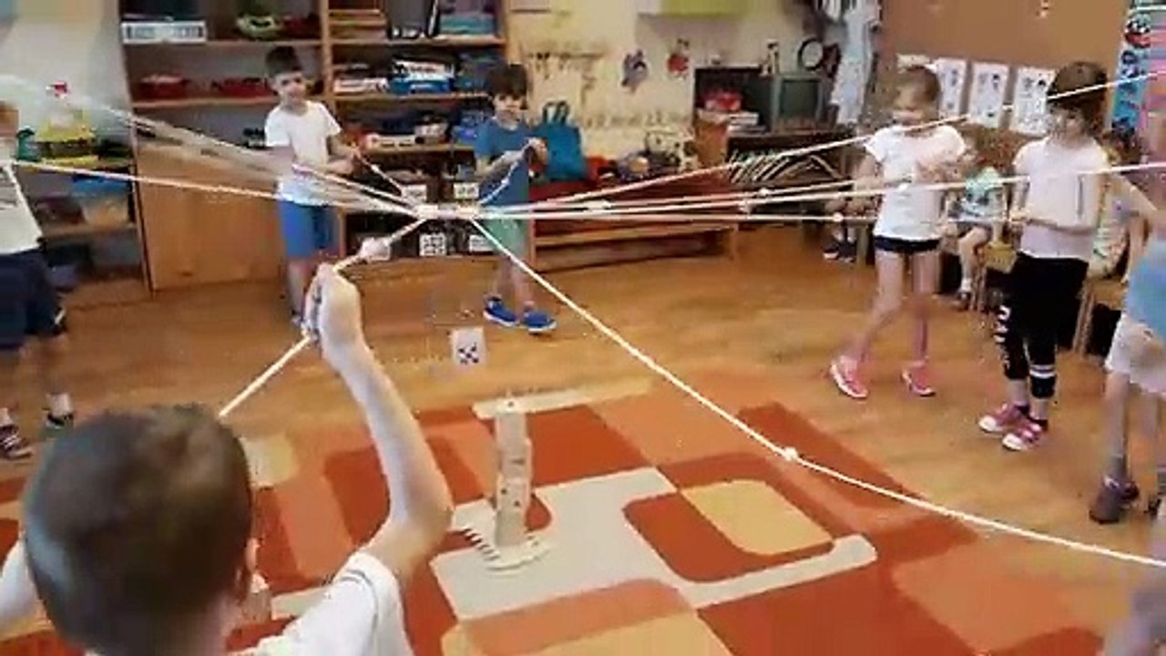 La Tour de Froebel, le jeu coopératif