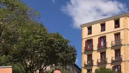 Aguado es recibido a gritos de "¡fascista!" y responde: "Intolerantes"