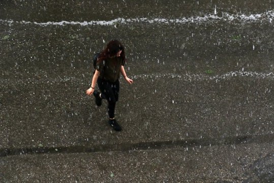 Ankara'da Dolu Yağışı Vatandaşlara Zor Anlar Yaşattı