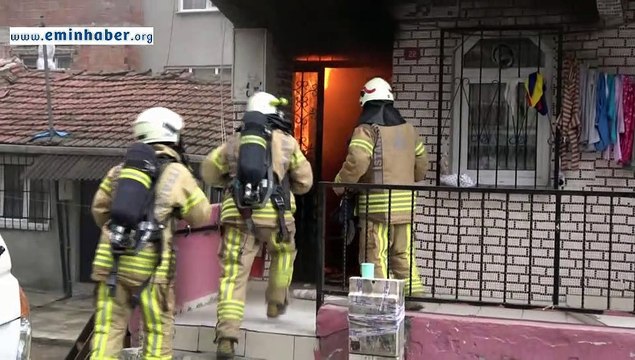 Sultangazi'de Mahalleliyi Sokağa Döken Yangın