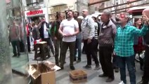 İstiklal Caddesi'ni Arılar Bastı