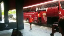 Sevilla - Athletic Club: Llegada del Sevilla al Pizjuán