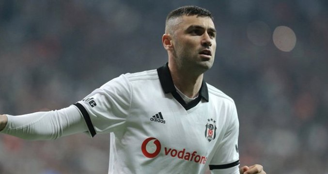 Trabzonsporlu Taraftarlar Burak Yılmaz'ı Islıkladı