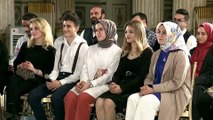 Cumhurbaşkanı Erdoğan, Dolmabahçe Sarayı'nda gençlerle buluştu - Kutuplaşmaya çözüm arayışı - İSTANBUL