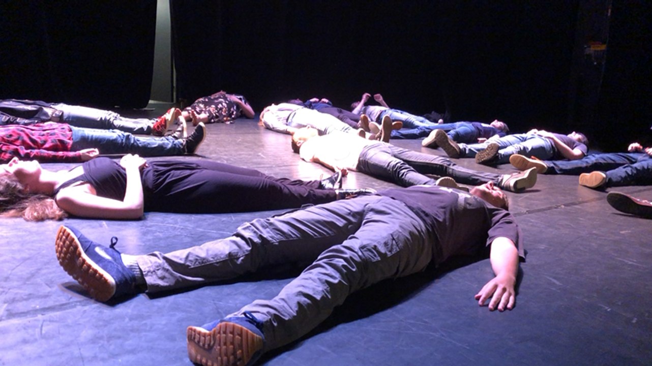 Répétitions de l’atelier théâtre ados du Noyau