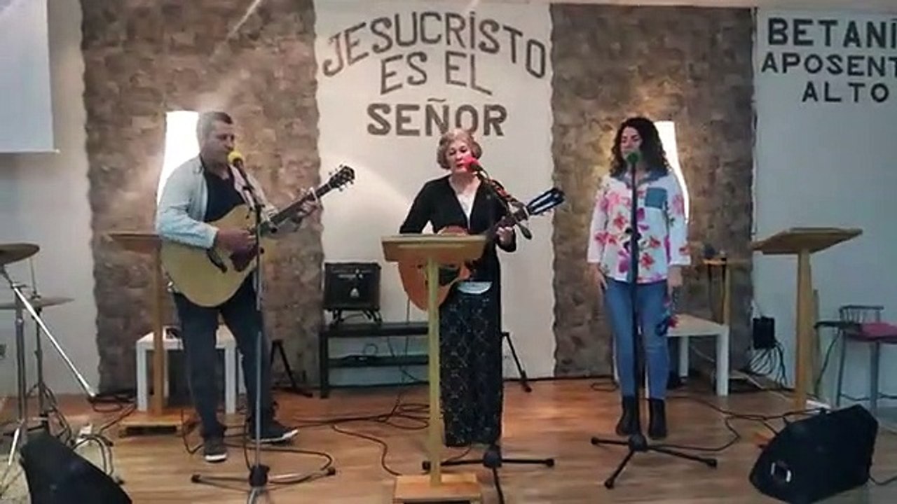 Tu lluvia esta cayendo tu gloria descendiendo - Alabanza y adoracion - Iglesia Isla Cristina