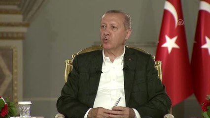 Cumhurbaşkanı Erdoğan, Dolmabahçe Sarayı'nda Gençlerle Buluştu (12)
