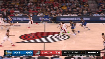 Dunk of the Night : Jordan Bell