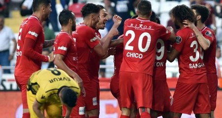 Antalyaspor Evinde Yeni Malatyaspor'u 3-0 Yendi