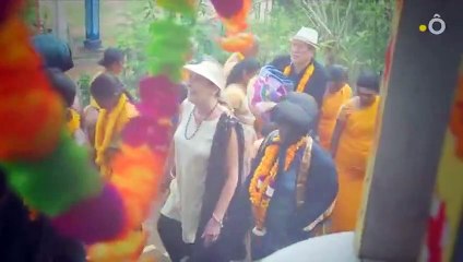 The Good Karma Hospital S01E05 FRENCH