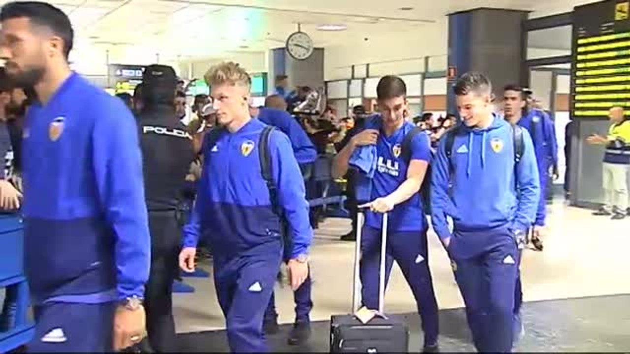 Los aficionados reciben a lo grande a un Valencia de Champions