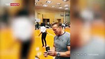 Arnold Schwarzenegger, Güney Afrika'da saldırıya uğradı