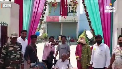 मतदाताओं के लिए सजाए गए हैं पोलिंग बूथ