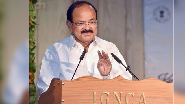 Lok Sabha Elections 2019 : 70 ఏళ్ల వయసులో రిటైరవుతా : వెంకయ్య || Oneindia Telugu