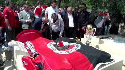 Spor Gençlerbirliği Kupayı İlhan Cavcav'ın Kabrine Götürdü