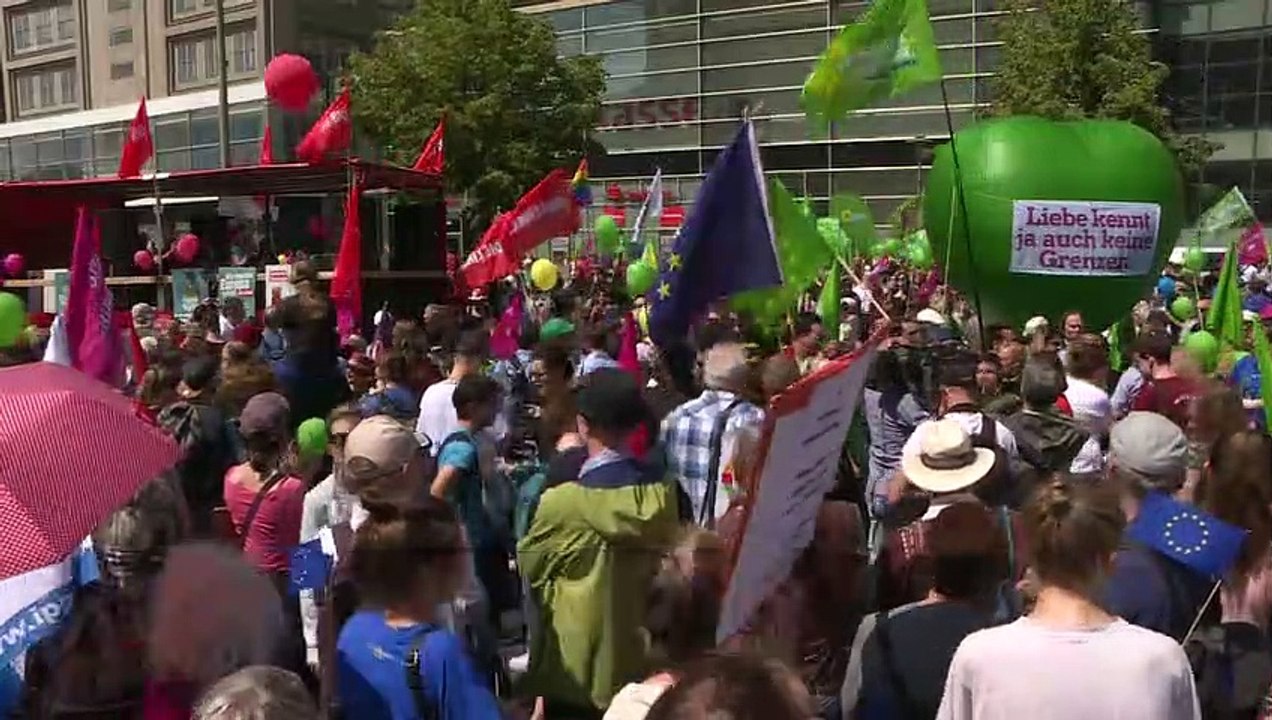 Großer protest gegen nationalismus in europa