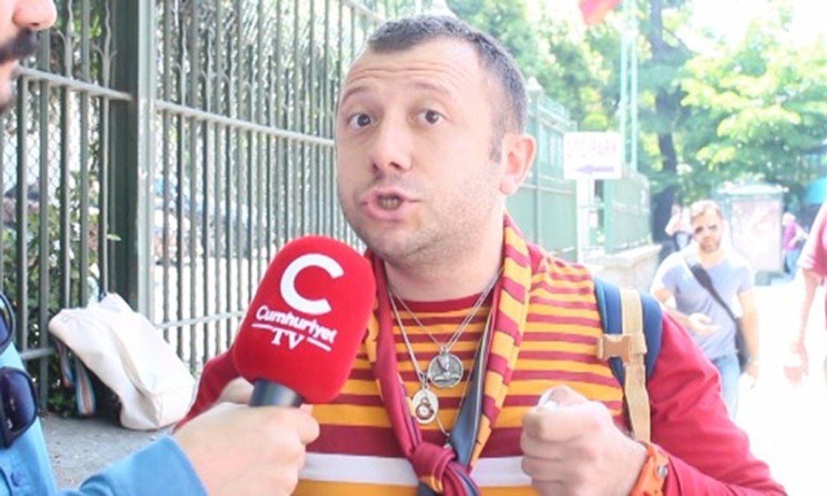 Fanatik Galatasaraylının Atatürk ve Ekrem İmamoğlu sevgisi