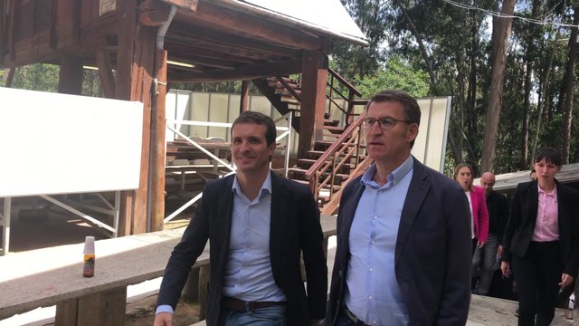 Casado y Feijóo participan en un acto político en Ribeira