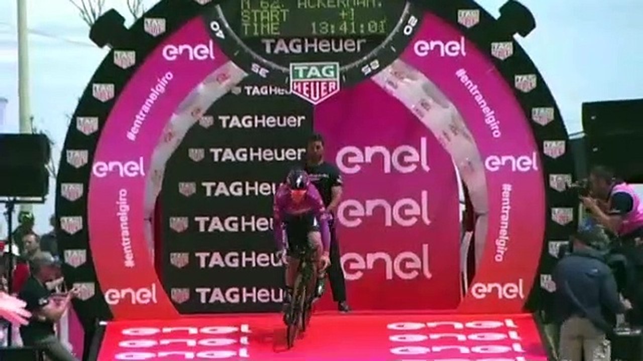 Cycling - Giro d'Italia - Primoz Roglic Wins Stage 9