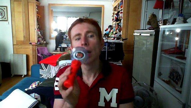 Wiwi égratigne viens de Marc Hamilton