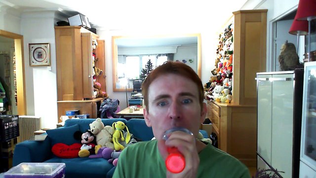 Wiwi égratigne people give in des Manic Street Preachers