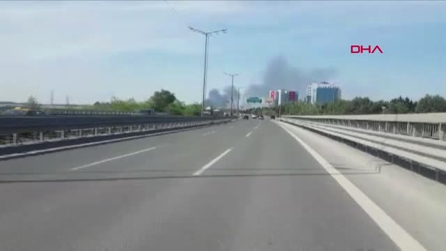 İstanbul- Sarıyer'de İnşaat Malzemesi Bulunan Depoda Yangın