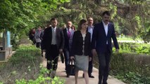 Bakan Kurum, Bükreş Türk Şehitliği'ni ziyaret etti - BÜKREŞ