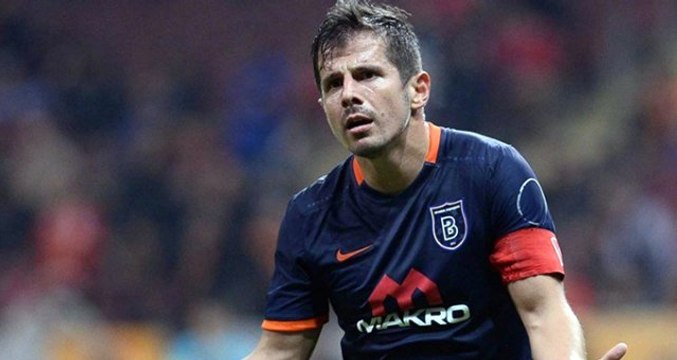 Başakşehir'de Emre Şoku! Oyuna Devam Edemedi