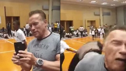 Arnold Schwarzenegger violemment agressé en Afrique du sud