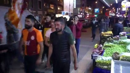 Kars’ta Galatasaraylılar sokaklara döküldü
