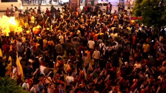 Spor Adıyaman'da Galatasaray Taraftarlarından Şampiyonluk Kutlaması