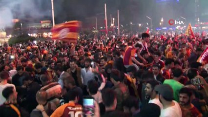 Taksim’de şampiyonluk coşkusu