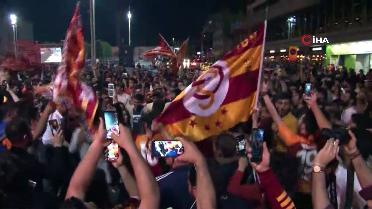Taksim’de şampiyonluk coşkusu