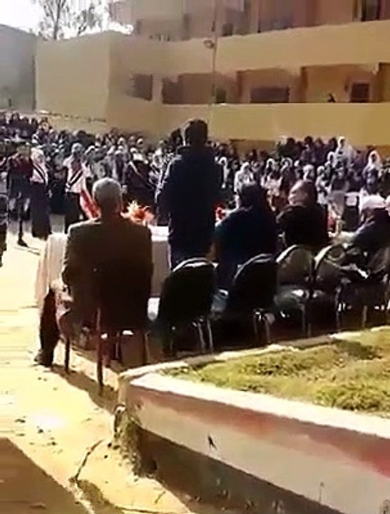 طلبو منه ان يعنى فى مدرسة بنات فسمع ماذا قال ورعه واحساس عالي