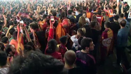 Florya’da şampiyonluk kutlamaları devam ediyor