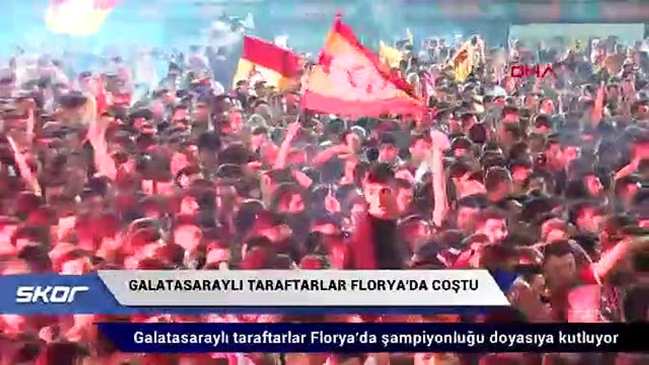 Galatasaraylı taraftarlar Florya'da şampiyonluğu kutladı