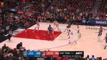 Bell slams home two-handed dunk in Warriors win
