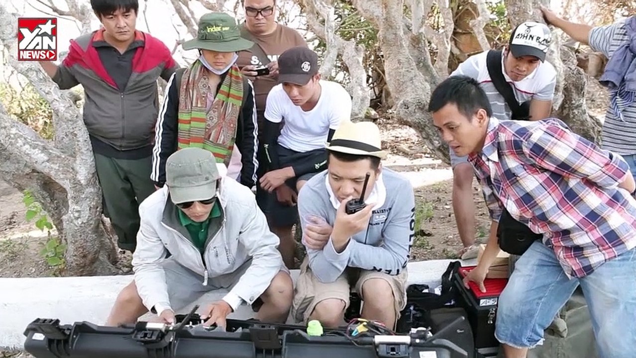 Hoàng yến hậu trường