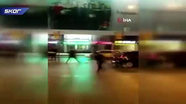 Bağdat Caddesi’nde kutlama yapan Galatasaray taraftarına şişeli, kemerli saldırı