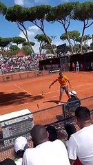 Nick Kyrgios péte les plombs en plein tournois de tennis