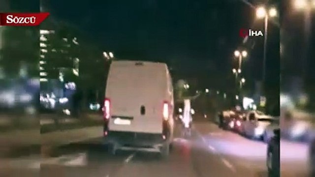 Motosikletli genç kızın ayakta tehlikeli yolculuğu kamerada