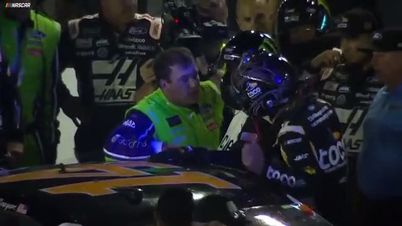 Nascar - Clint Bowyer and Ryan Newman go at it on pit road after All-Star Race