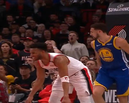 لقطة: كرة سلّة: طومسون يتصدى لكرة قوية من تيرنر