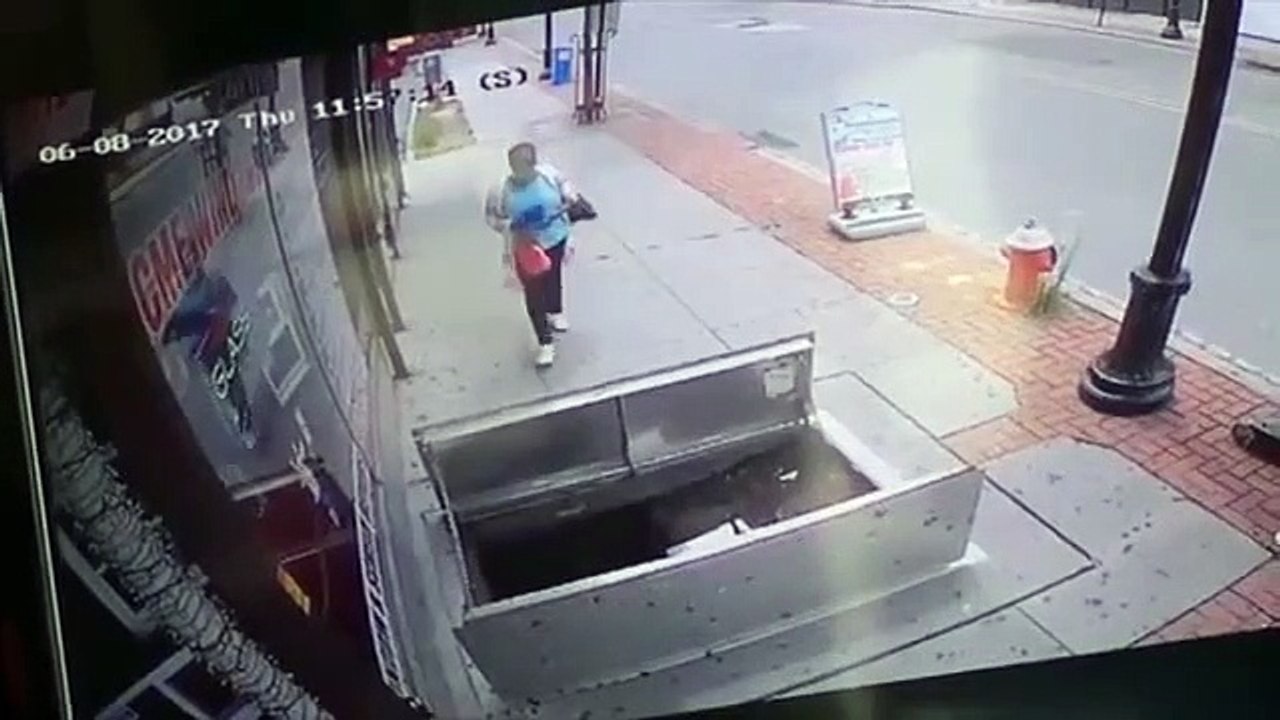 Dont Text And Walk