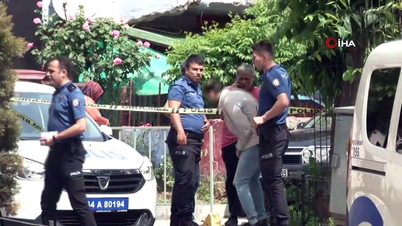 Fatih’te kuyumcu kuryelerine silahlı gasp..4 kilo altını gasp eden şahıslar kayıplara karıştı